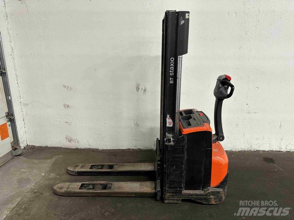 BT SWE 100 Empilhador para operador externo