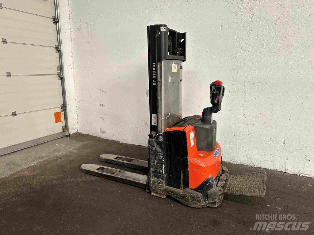 BT SWE 100 Empilhador para operador externo
