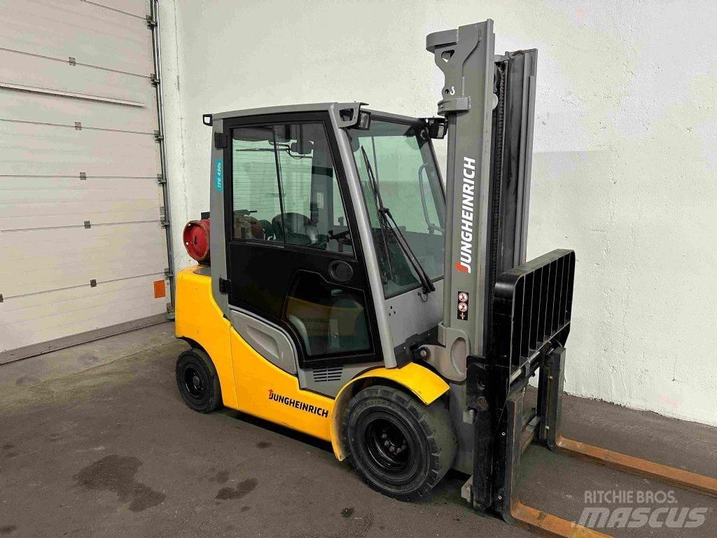 Jungheinrich TFG 430s Empilhadores a gás