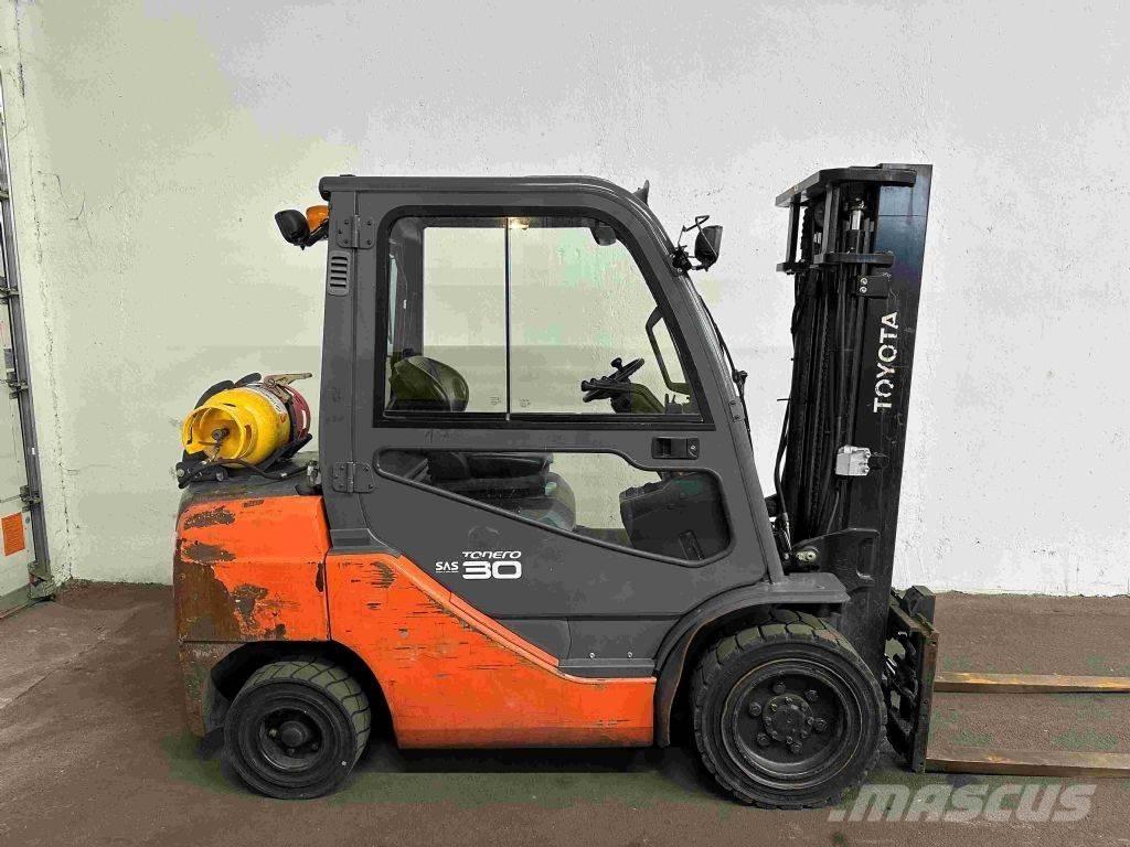 Toyota 02-8FGF30 Empilhadores a gás