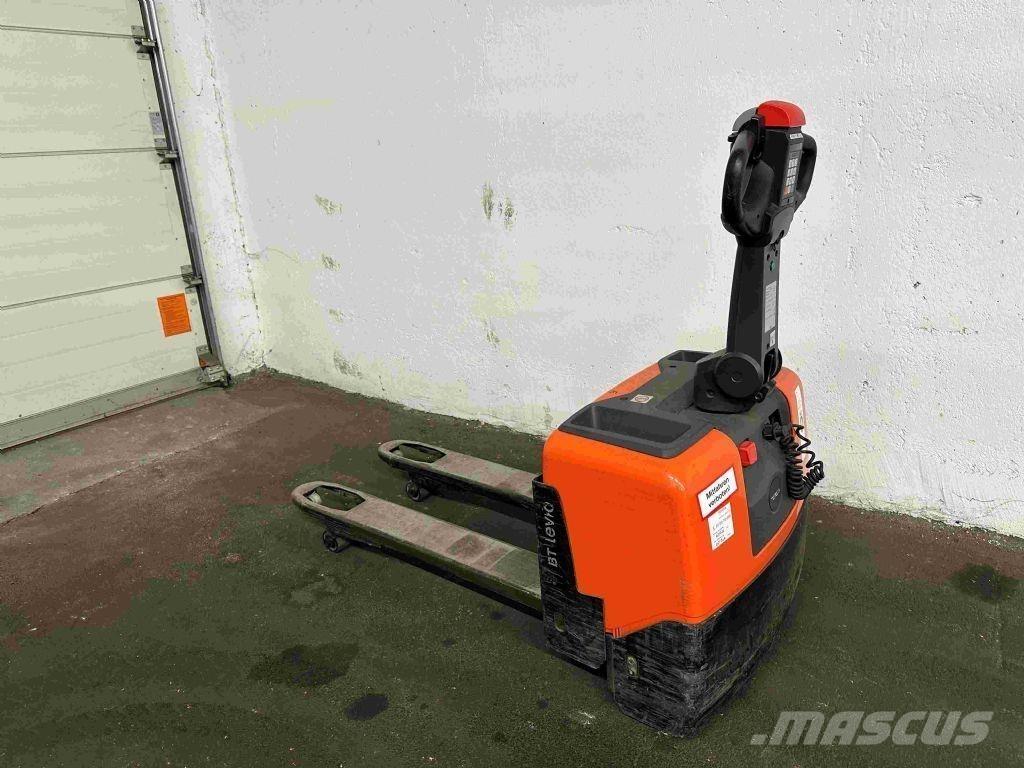 Toyota LWE 130 Porta palettes