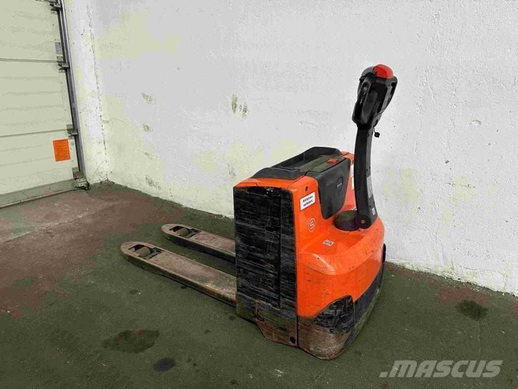 Toyota LWE 200 Porta palettes