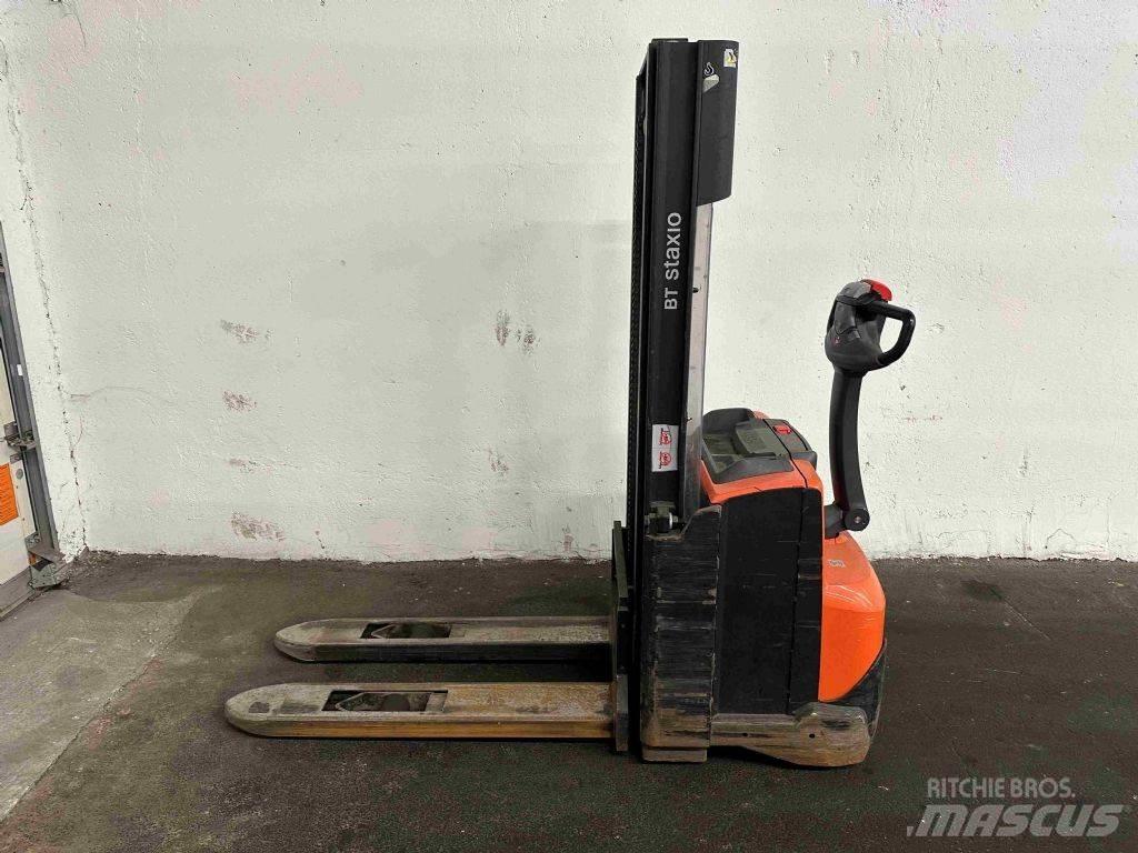 Toyota SWE 120 Empilhador para operador externo