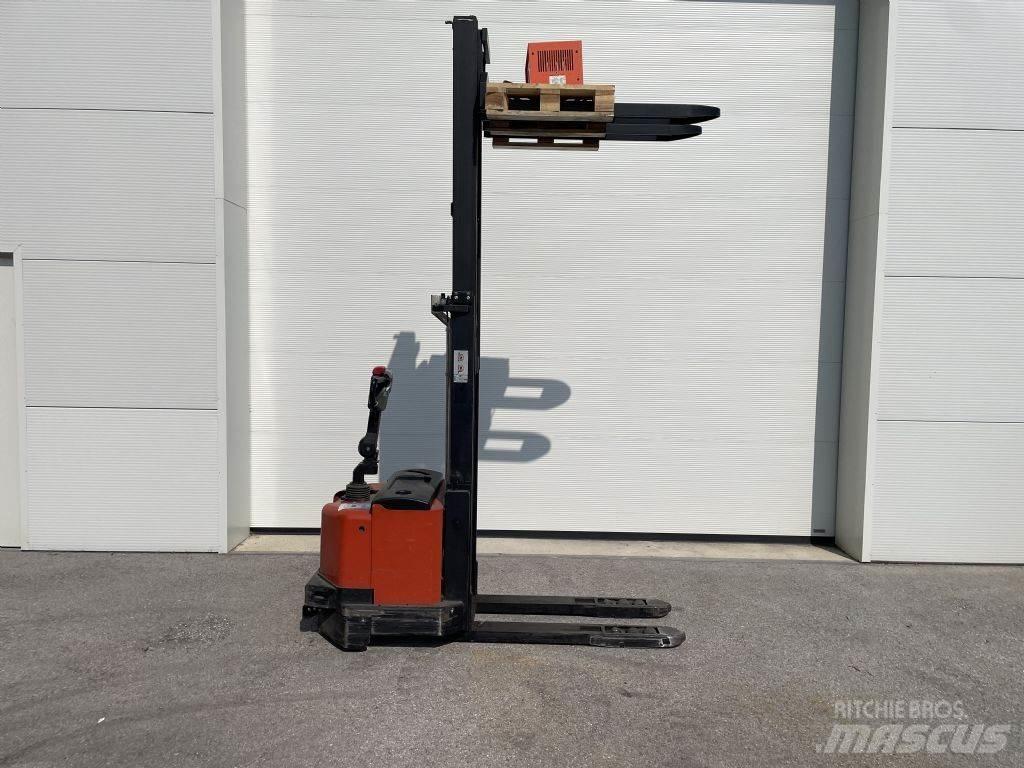 BT SWE120L Empilhador para operador externo
