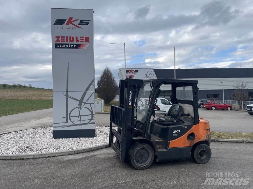 Doosan D30S-5 Empilhadores Diesel