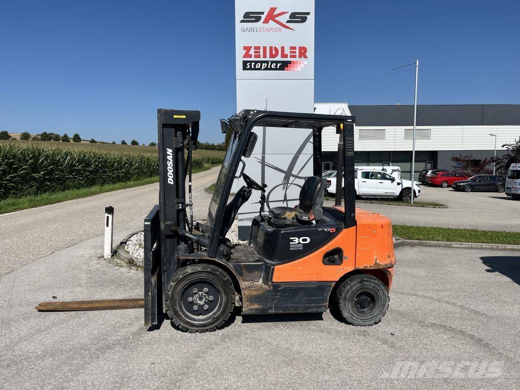 Doosan D30S-5 Empilhadores Diesel