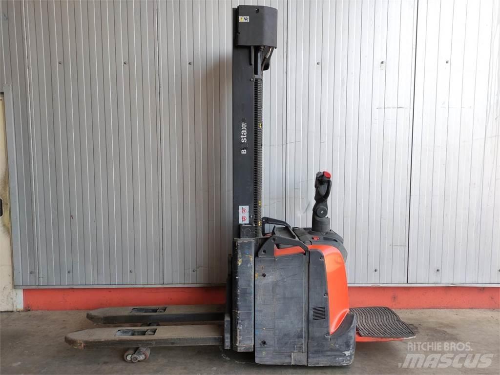 BT SPE140 L Empilhador para operador externo
