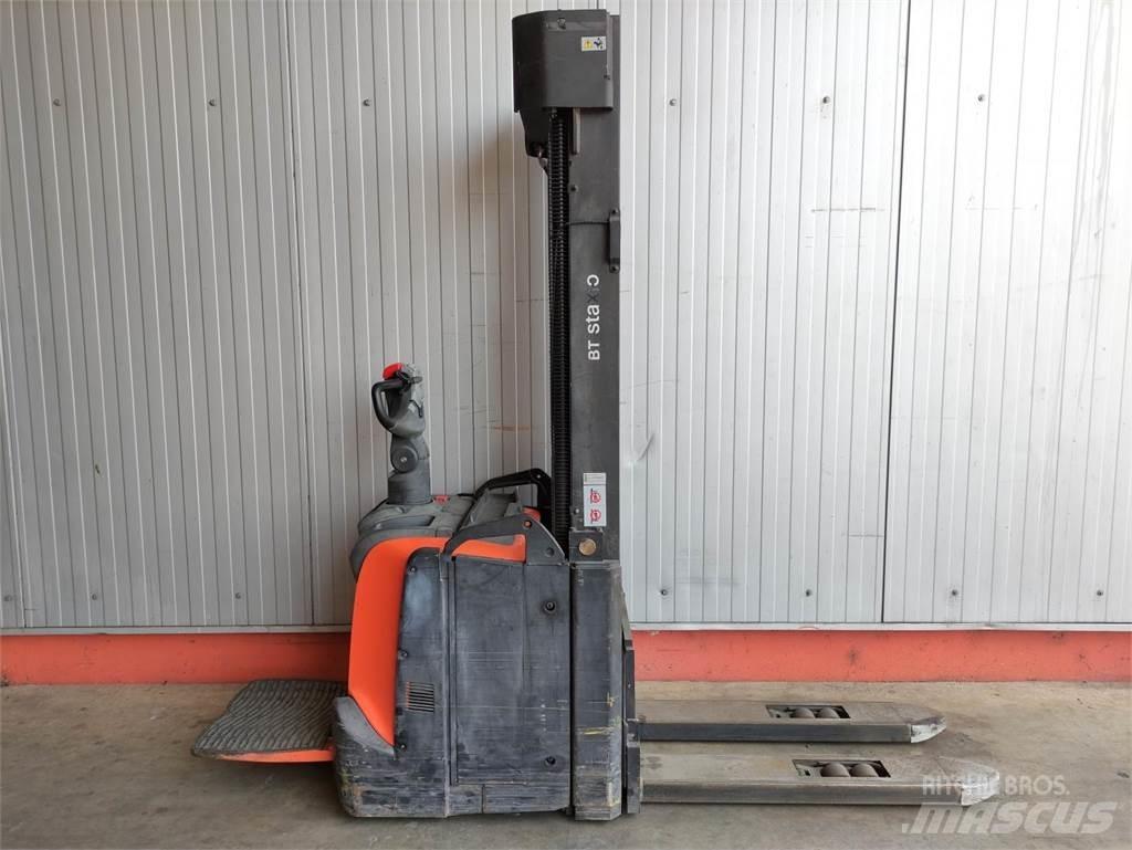 BT SPE140 L Empilhador para operador externo