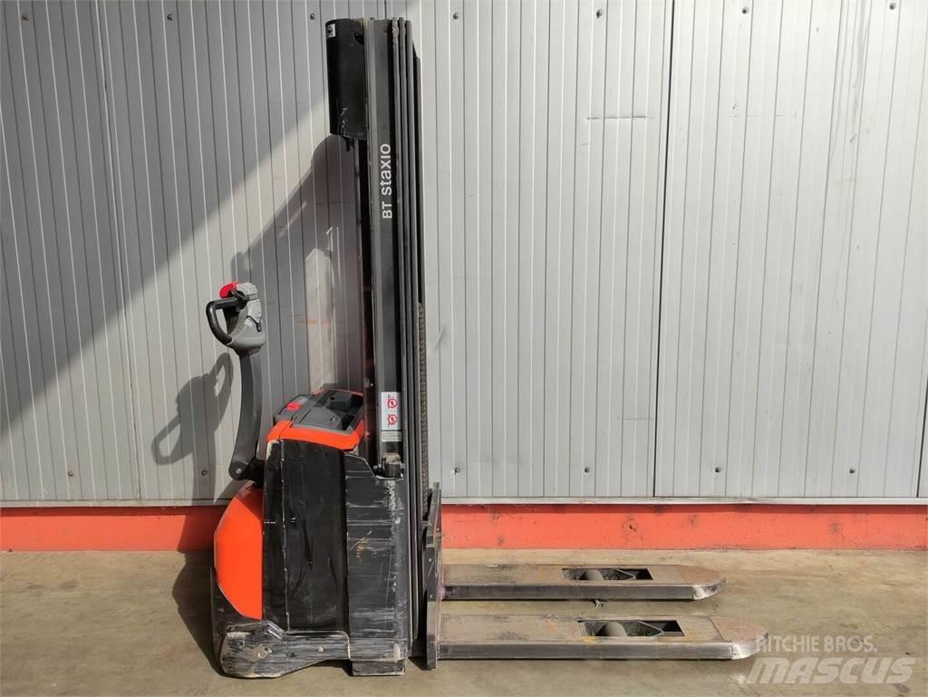 BT SWE120 Empilhador para operador externo
