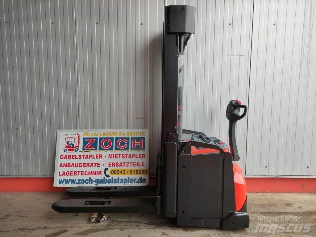 BT SWE160L Empilhador para operador externo