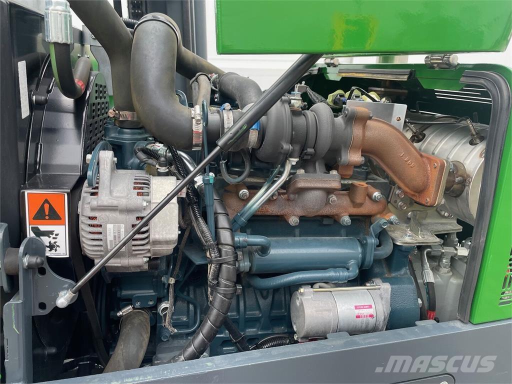 Combilift C4000 Carregadores laterais