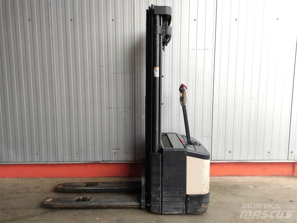 Crown WE2300-1.6-TT Empilhador para operador externo