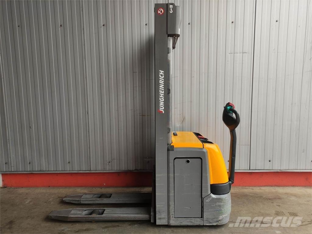 Jungheinrich EJC 214 Empilhador para operador externo
