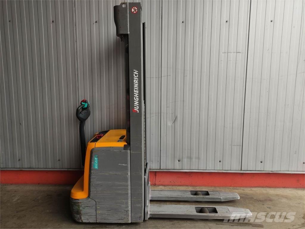 Jungheinrich EJC 214 Empilhador para operador externo