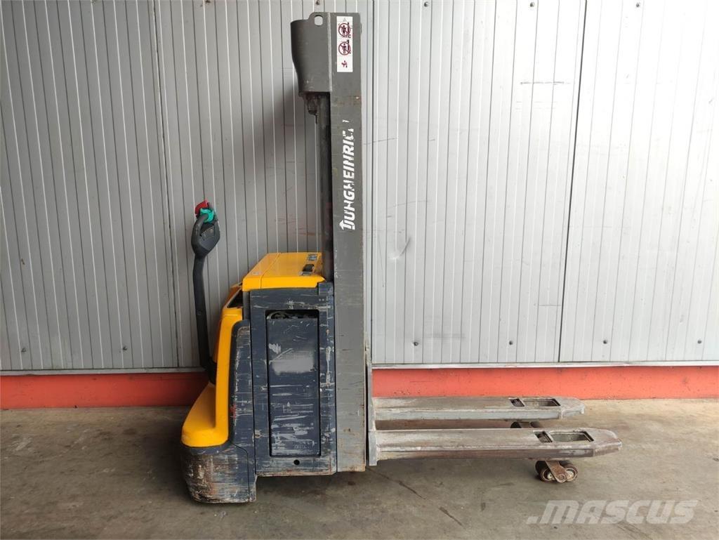 Jungheinrich EJC 216 Z Empilhador para operador externo
