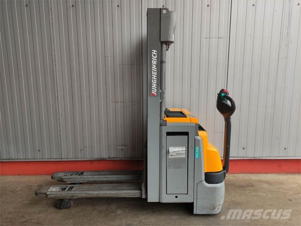 Jungheinrich EJC 216 Z Empilhador para operador externo