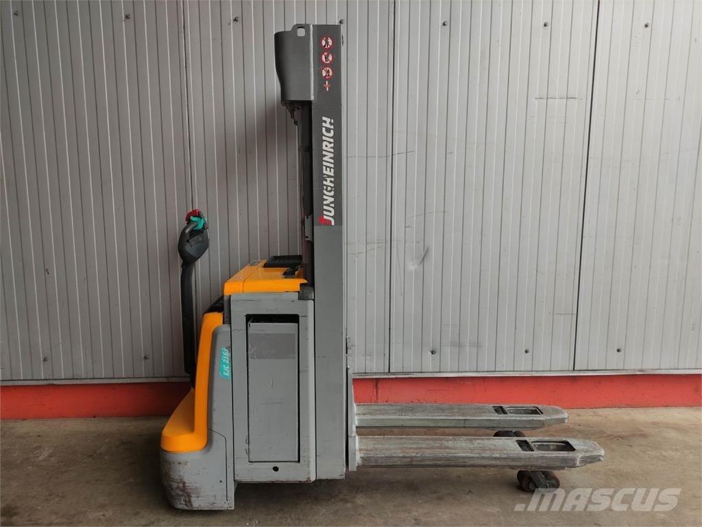 Jungheinrich EJC 216 Z Empilhador para operador externo