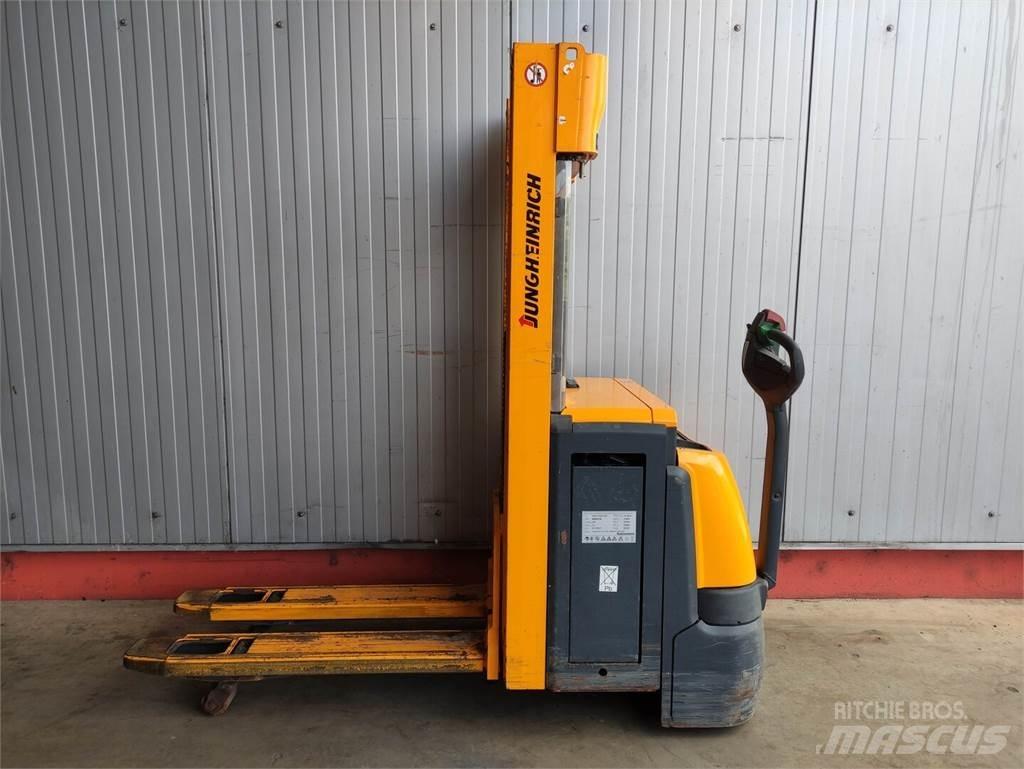 Jungheinrich EJC216Z Empilhador para operador externo