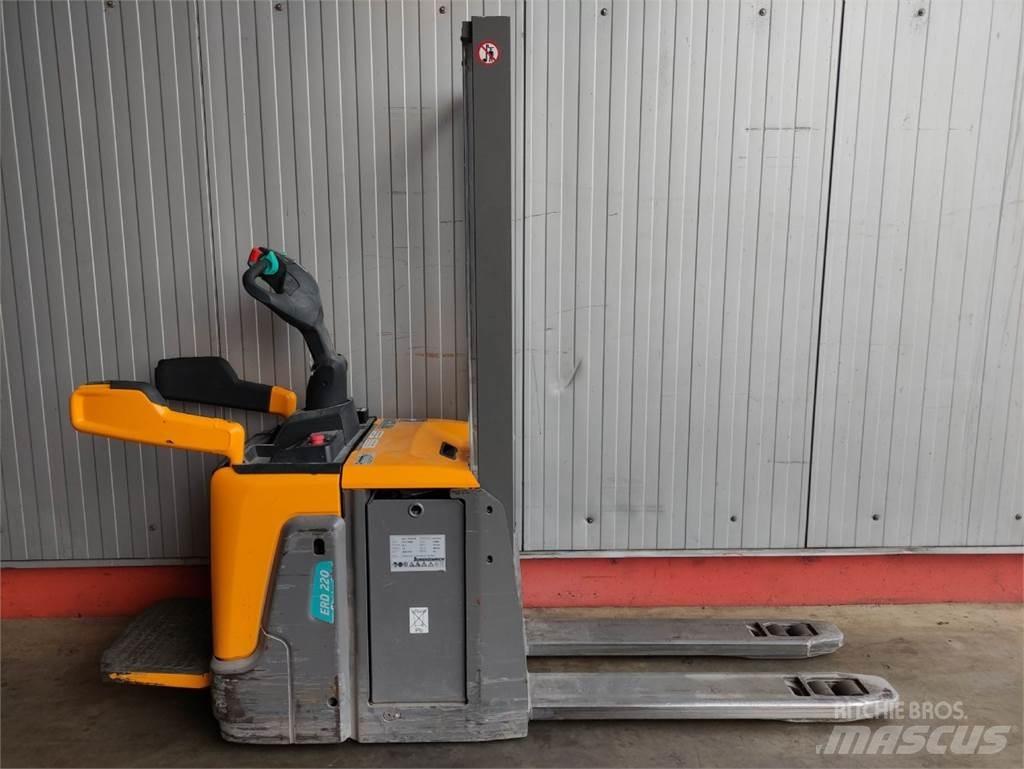 Jungheinrich ERD220 Empilhador para operador externo