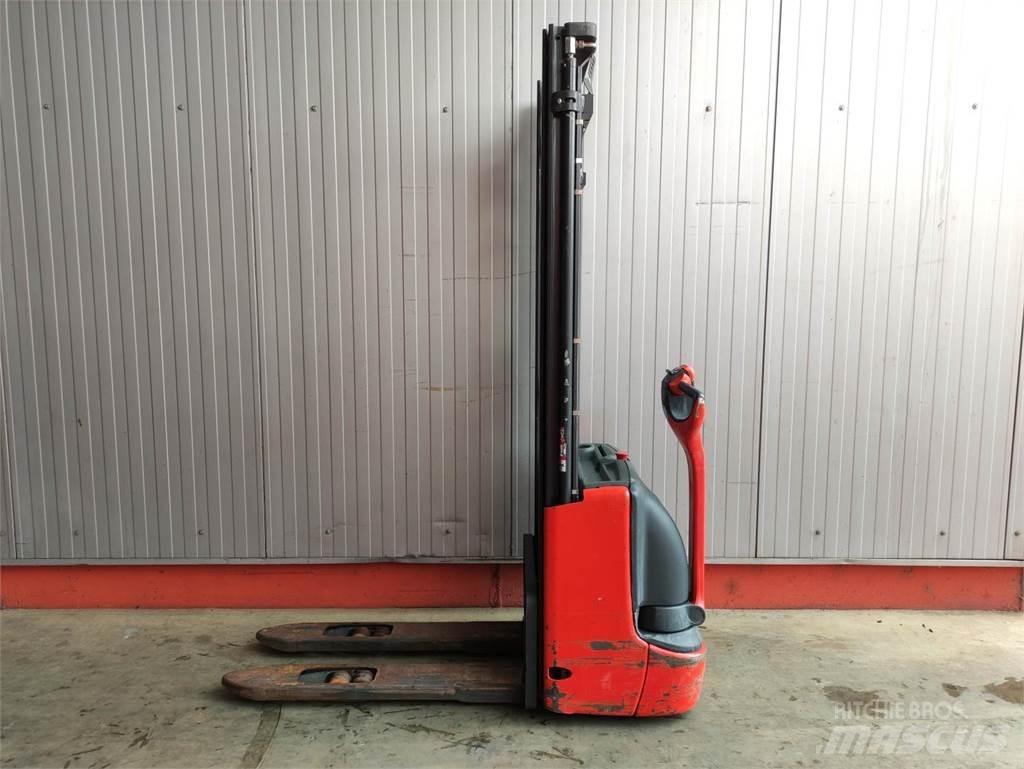 Linde L12 Empilhador para operador externo