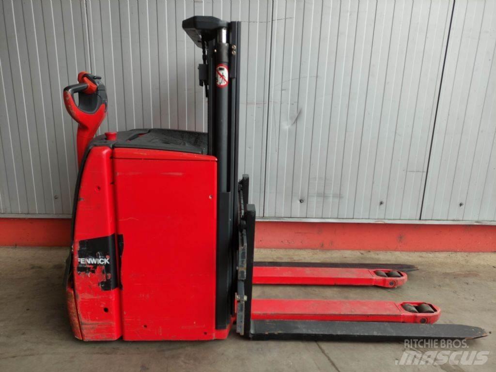 Linde L16-1173 Empilhador para operador externo
