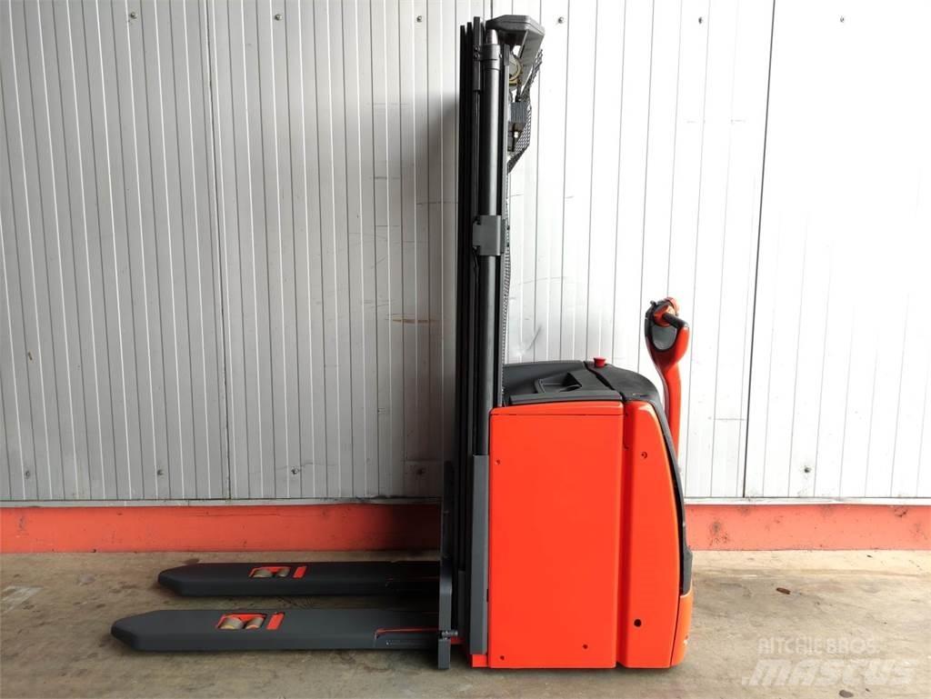 Linde L16-1173 Empilhador para operador externo