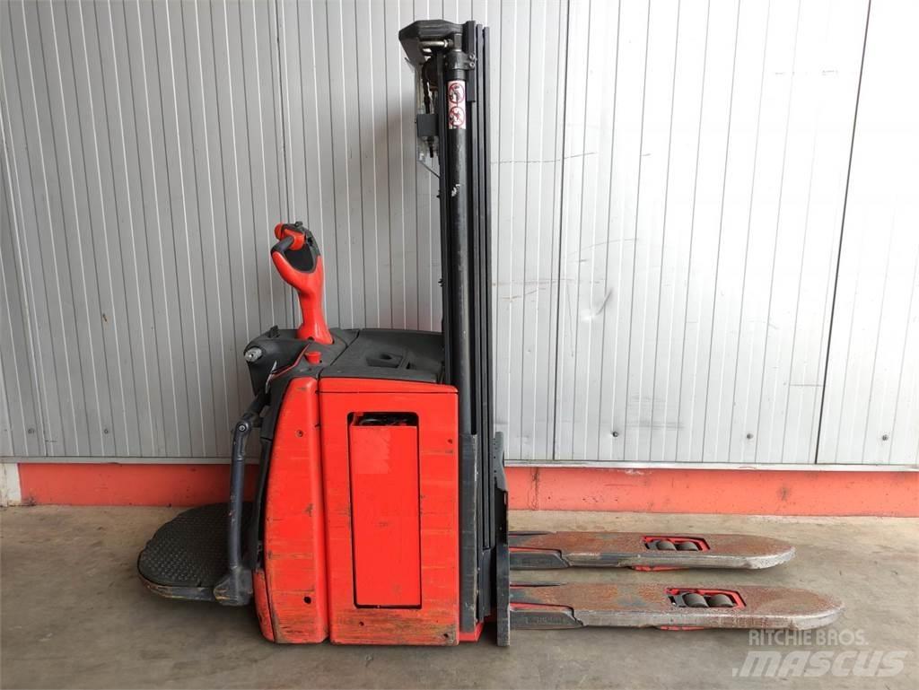 Linde L16APi-1173 Empilhador para operador externo