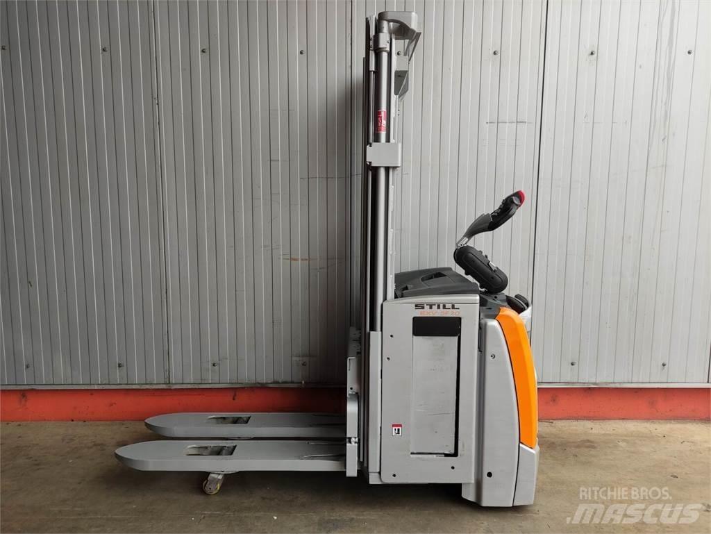 Still EXV-SF20i Empilhador para operador externo