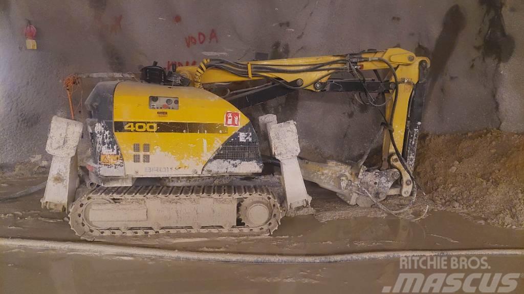 Brokk Excavator B 400 Escavadeiras de esteiras