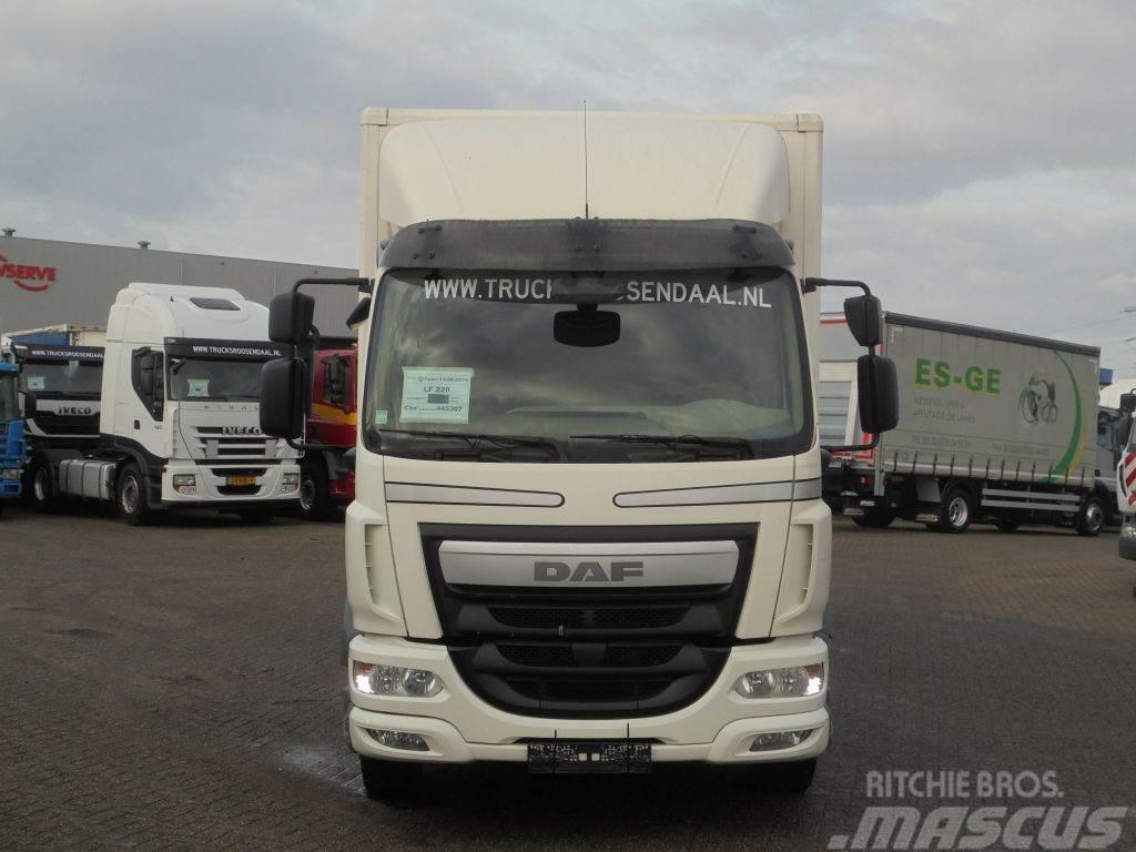 DAF LF 220 + Euro 6 + Dhollandia Lift+16 tons + Discou Caminhões de caixa fechada