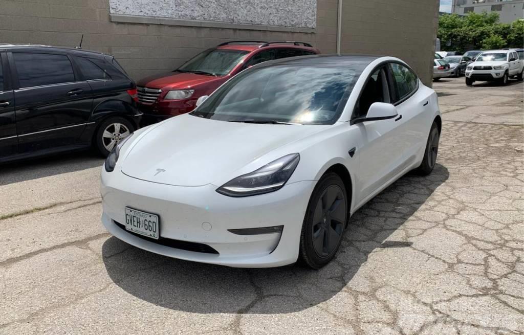 Tesla Model 3 Automóvel