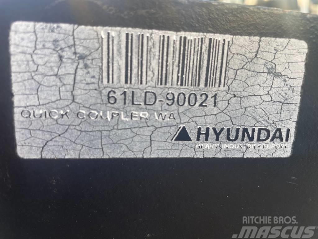 Hyundai Adapter HL757-7 to Volvo L50 - L120 Uniőes rápidas