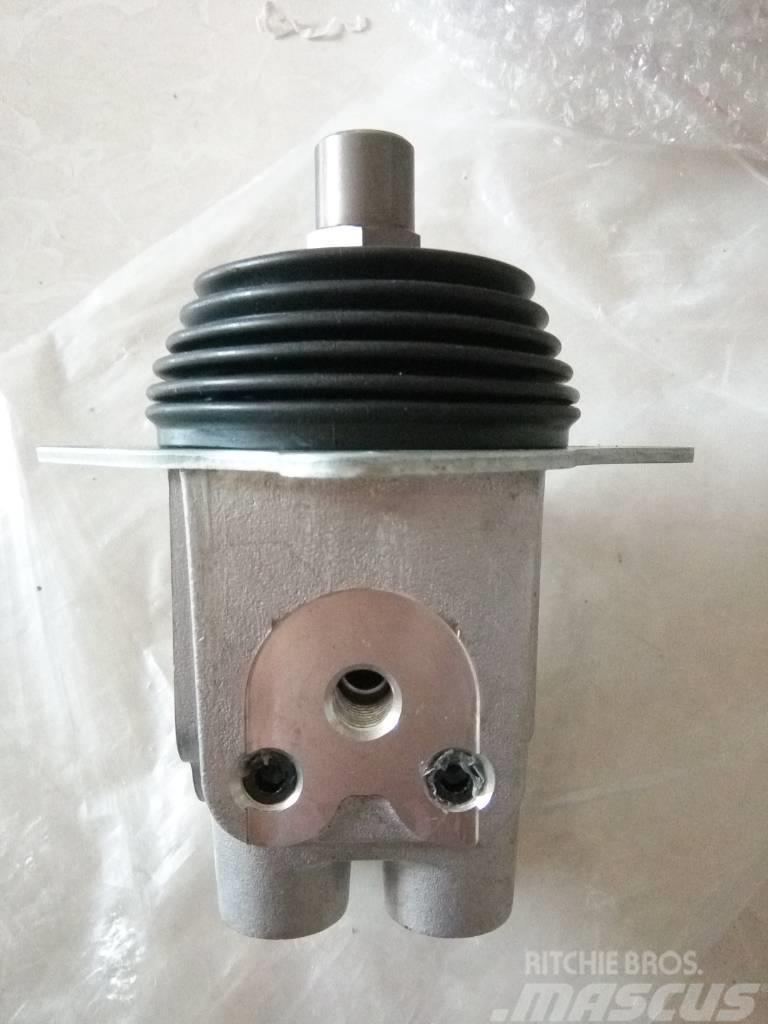 Komatsu PC400-7 pilot valve Retroescavadoras