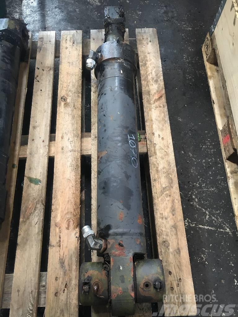 Timberjack 1070 TJ180 dipper cylinder Gruas de ceifeiras