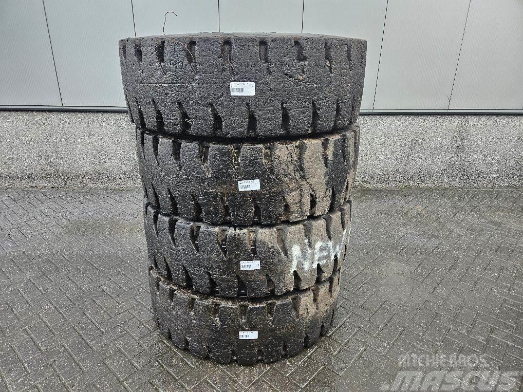 New Holland W110C-Barkley 17.5R25-Tire/Reifen/Band Pneus