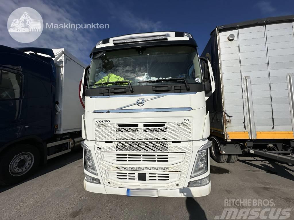 Volvo FH 12 500 Caminhões de caixa fechada