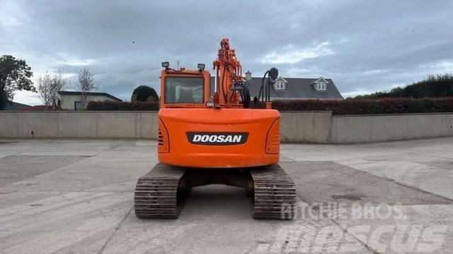 Doosan DX 140 Escavadeiras de esteiras