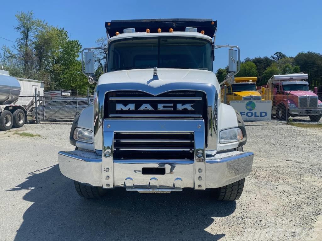 Mack CT713 Camiões basculantes