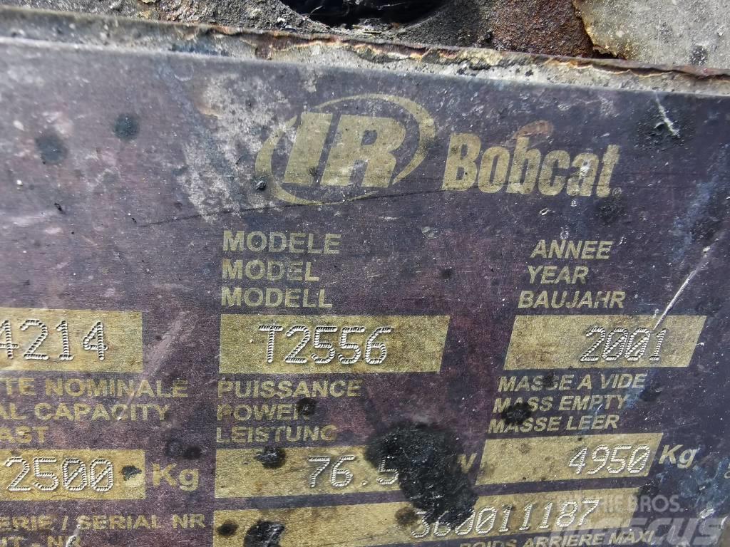 Bobcat T 2556 2001r.Parts Retroescavadeiras