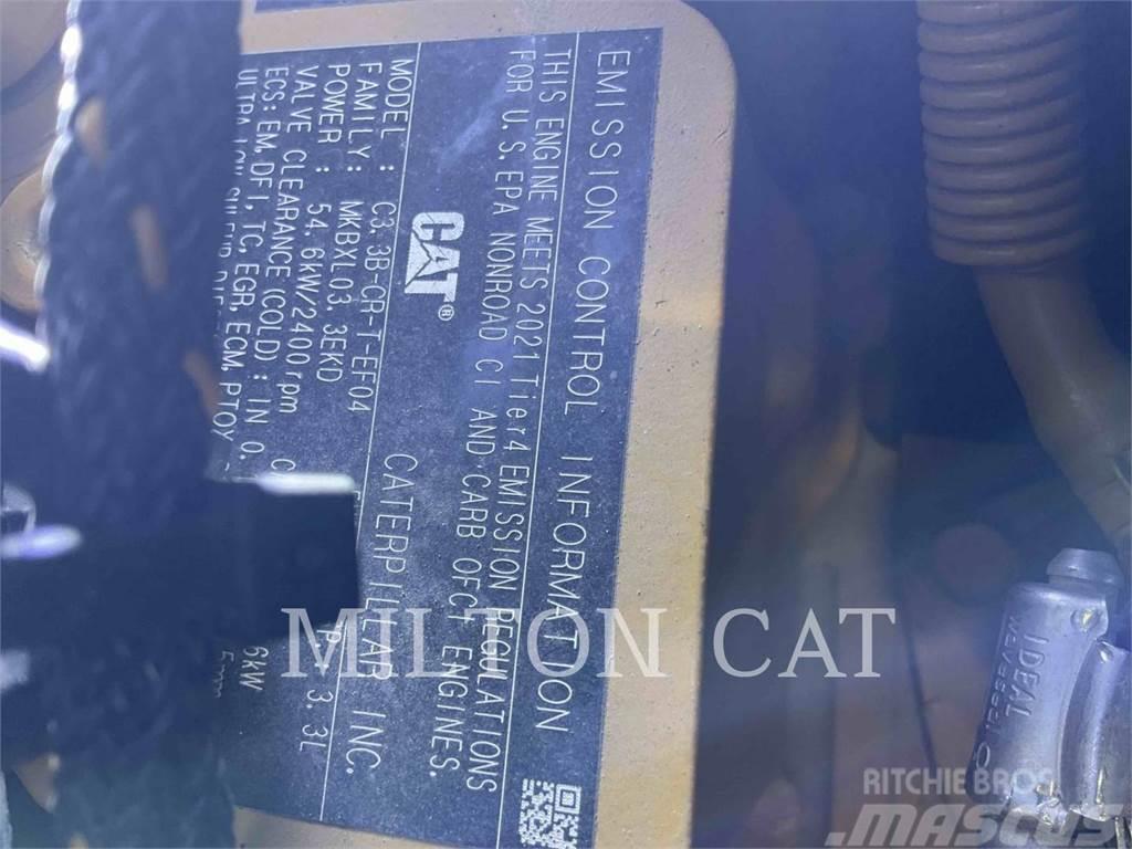 CAT 242D3 Minicarregadeiras