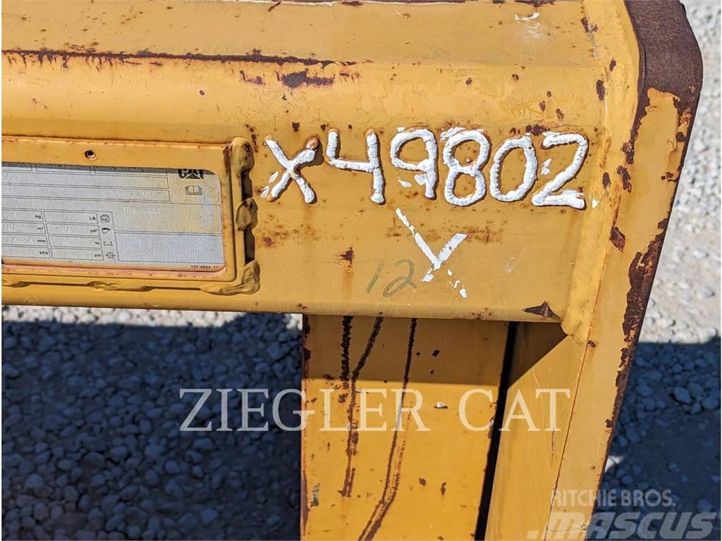 CAT 953 TRACK TYPE LOADER FORK PIN ON 72 Garfos