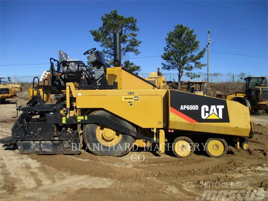 CAT AP-600D Espalhadoras de asfalto