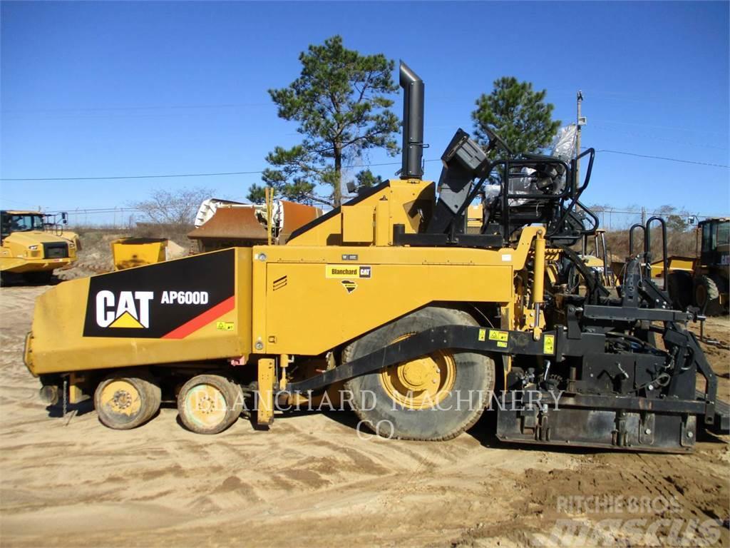 CAT AP-600D Espalhadoras de asfalto