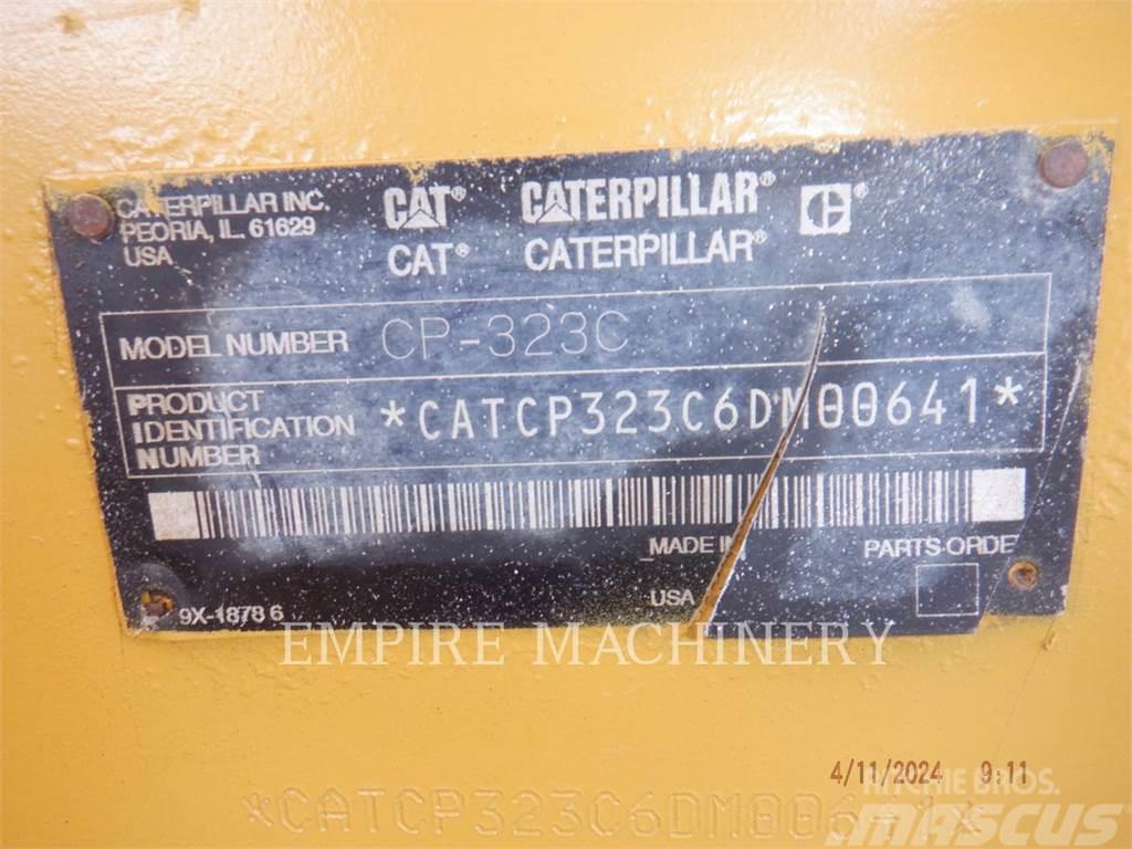 CAT CP323C Cilindros Compactadores monocilíndricos