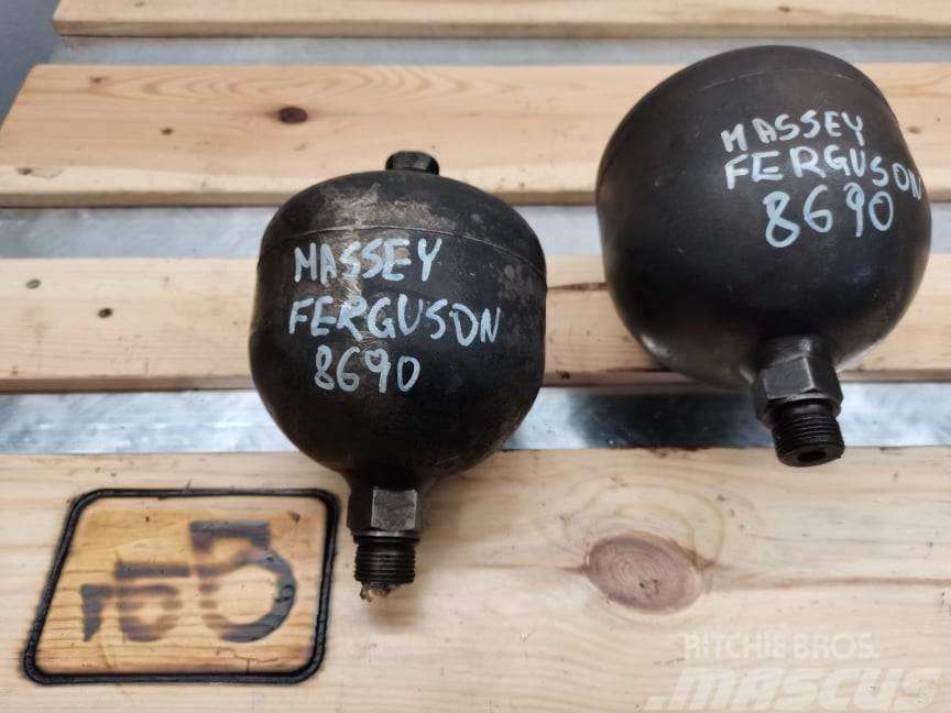 Massey Ferguson 8690 {hydraulic accumulator axle Hidráulica
