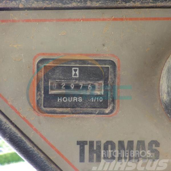 Thomas 153 Carregadeiras de rodas