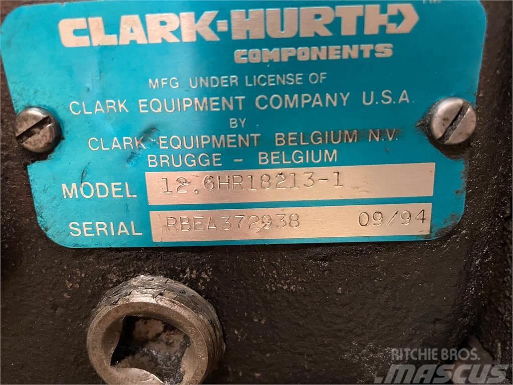 Clark model 12.6HR18213-1 transmission Transmissăo