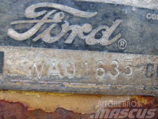 Ford 4550 4x2 rendegraver til ophug Retroescavadeiras