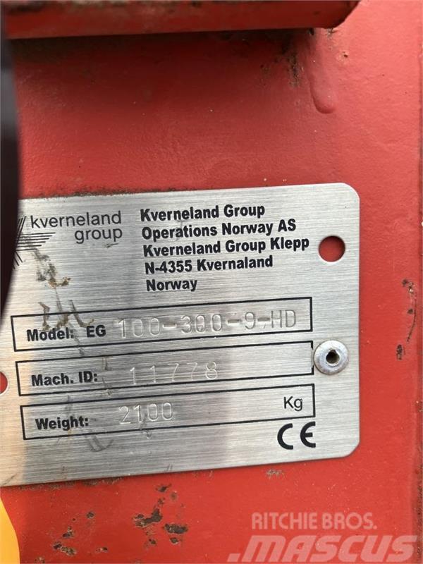 Kverneland 5 F ED 100-300 Charruas reversíveis