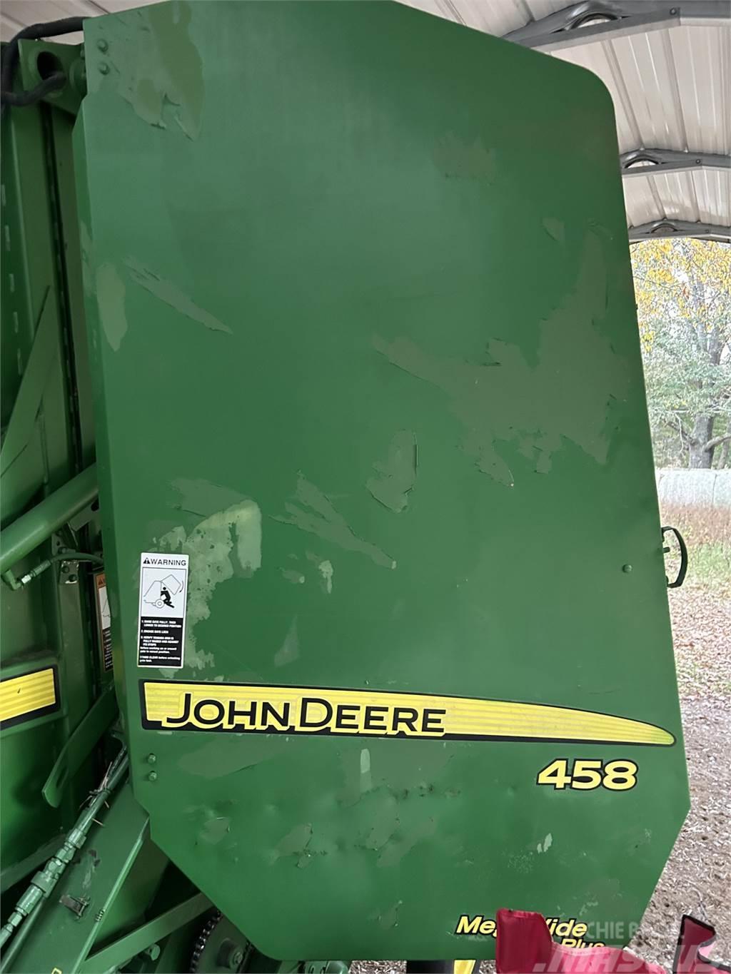 John Deere 458 Enfardadeira de rolos